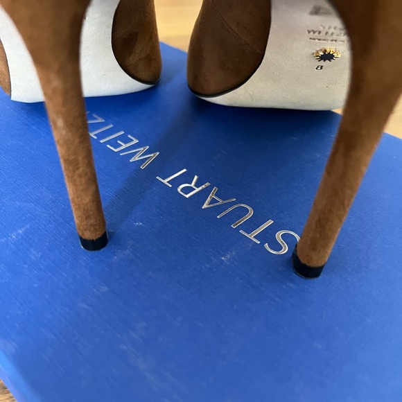 Stuart Weitzman Size 8 Suede Pumps - Picture 4 of 8